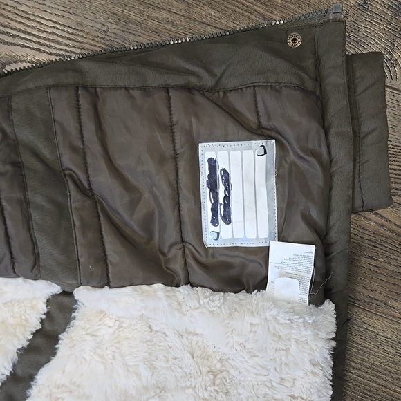 Rothschild | Olive Green Hooded Girls Coat Size Medium - Picture 8 of 11